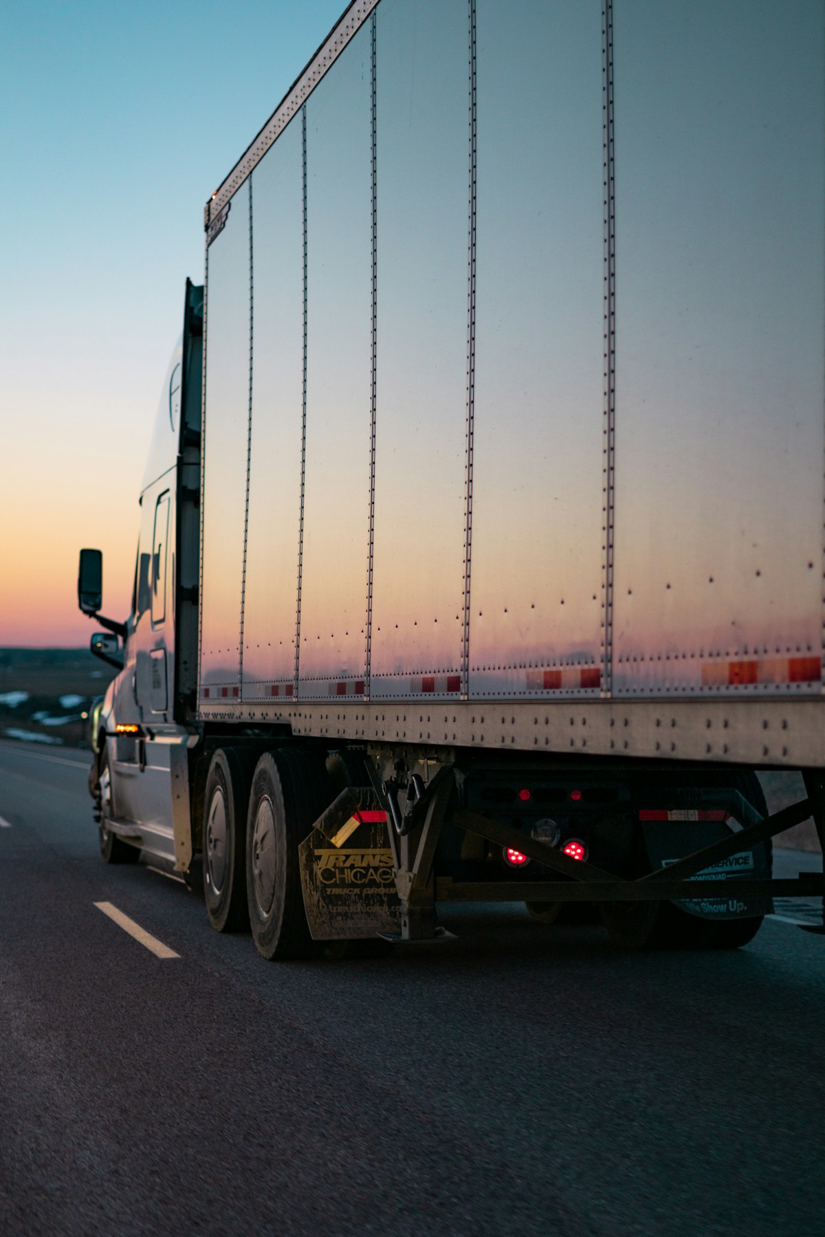 Commercial Vehicles / 商用车辆 / مركبات تجارية